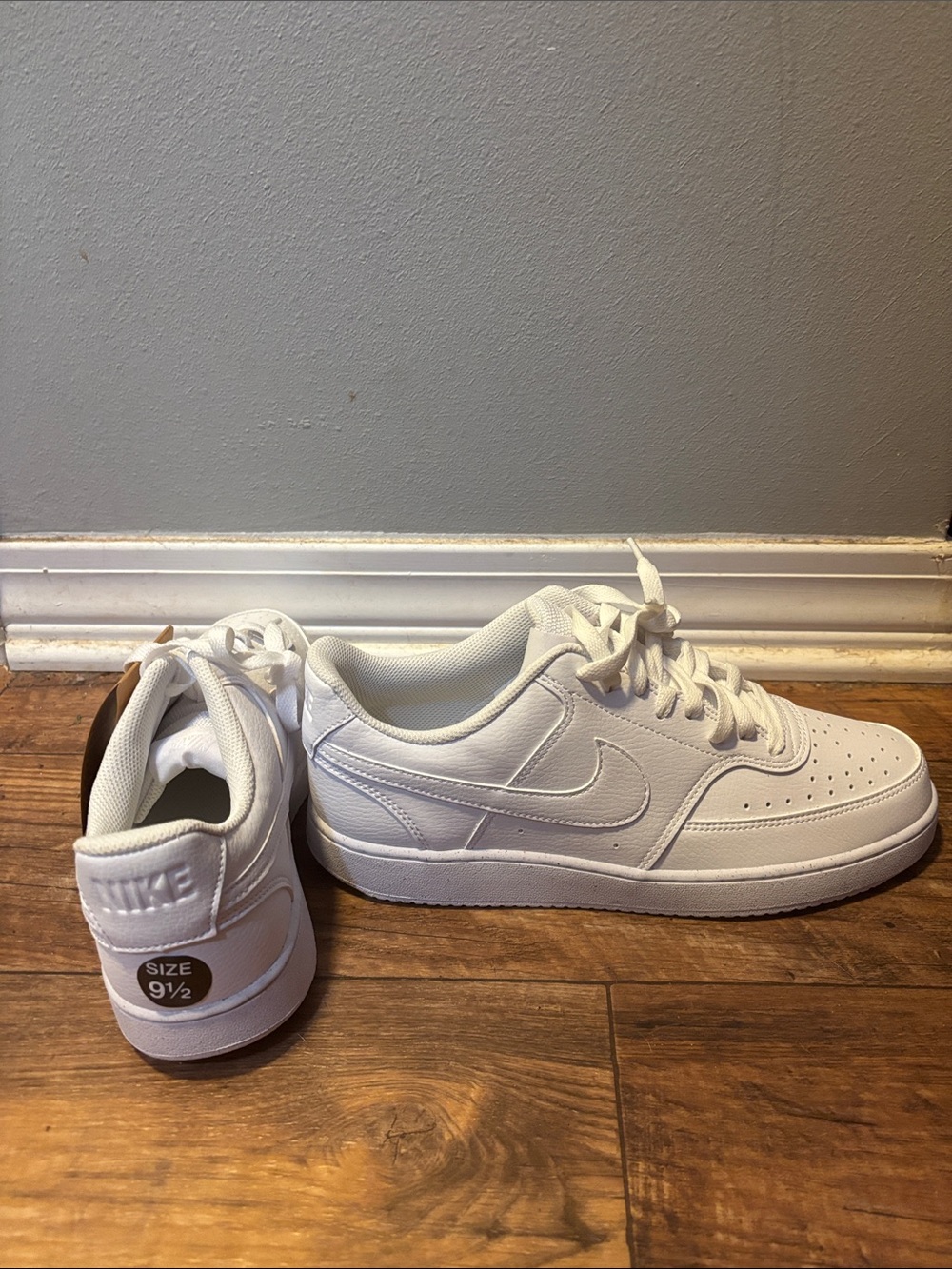 Nike White Low-Top Leather Sneakers - Picture 2 of 3